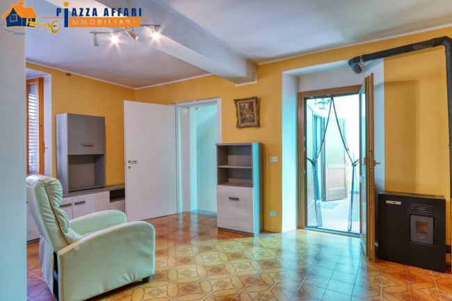 Porzione di Casa Terra / Cielo in vendita a Valganna