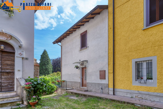 Porzione di Casa Terra / Cielo in vendita a Valganna