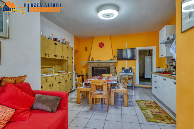 Porzione di Casa Terra / Cielo in vendita a Brusimpiano