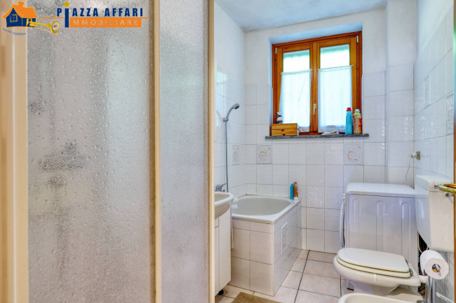 Porzione di Casa Terra / Cielo in vendita a Brusimpiano