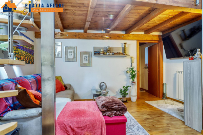 Porzione di Casa Terra / Cielo in vendita a Brusimpiano