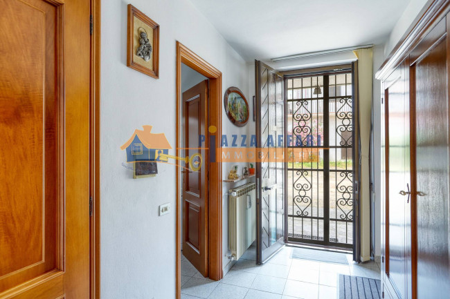 Porzione di Casa Terra / Cielo in vendita a Cardano al Campo