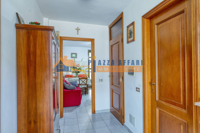 Porzione di Casa Terra / Cielo in vendita a Cardano al Campo