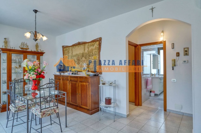 Porzione di Casa Terra / Cielo in vendita a Cardano al Campo