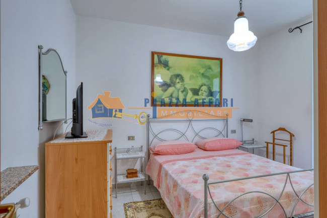 Porzione di Casa Terra / Cielo in vendita a Cardano al Campo