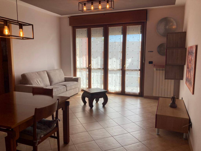 Appartamento in affitto a Caronno Varesino
