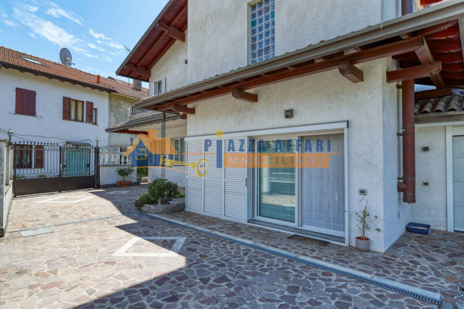 Villa in vendita a Carnago
