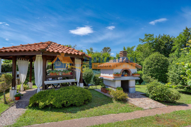 Villa in vendita a Carnago