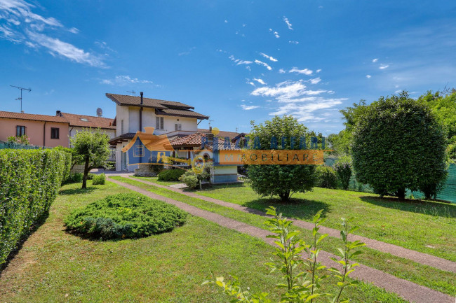 Villa in vendita a Carnago