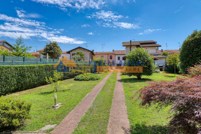 Villa in vendita a Carnago