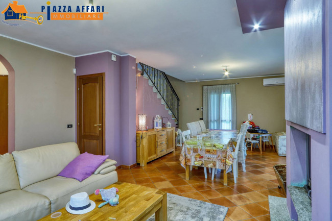 Villa in vendita a Cunardo