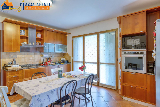Villa in vendita a Cunardo