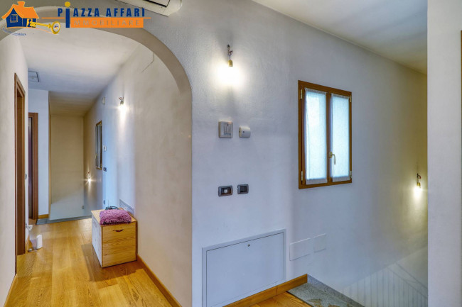 Villa in vendita a Cunardo