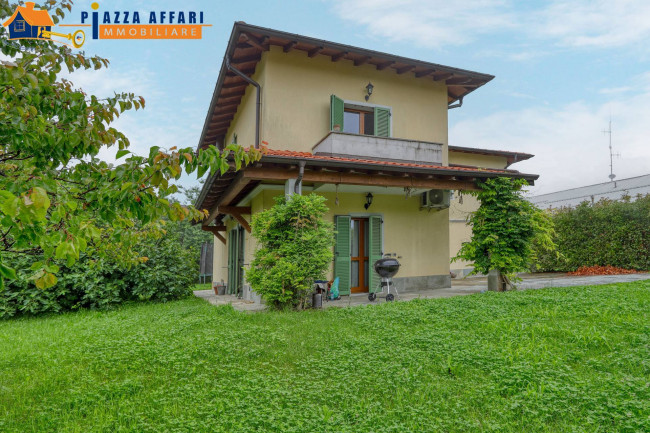 Villa in vendita a Cunardo