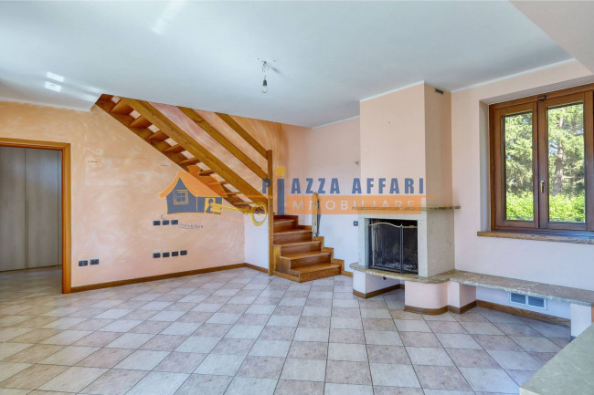 Porzione di Casa Terra / Cielo in vendita a Carnago