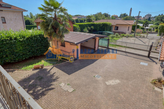Porzione di Casa Terra / Cielo in vendita a Carnago