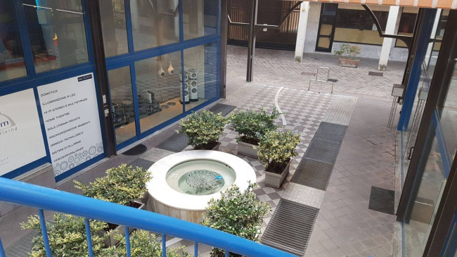 Locale commerciale in vendita a Busto Arsizio