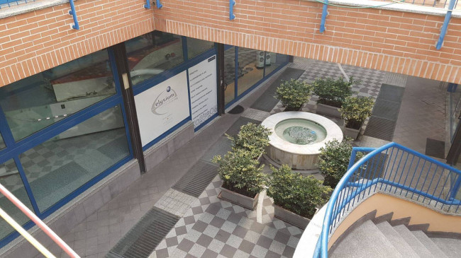 Locale commerciale in vendita a Busto Arsizio
