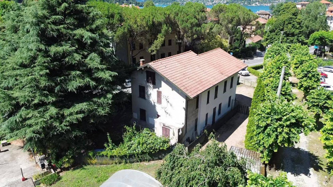 Casa singola in vendita a Porto Ceresio