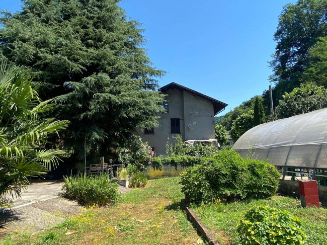 Casa singola in vendita a Porto Ceresio