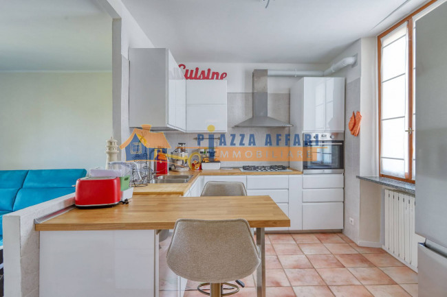 Appartamento in vendita a Caronno Varesino