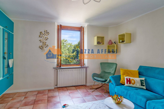 Appartamento in vendita a Caronno Varesino