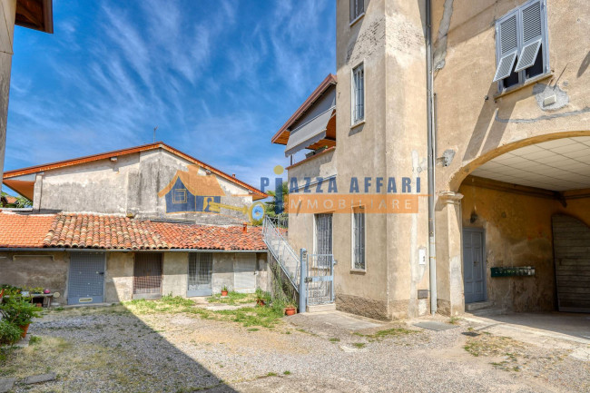 Appartamento in vendita a Caronno Varesino