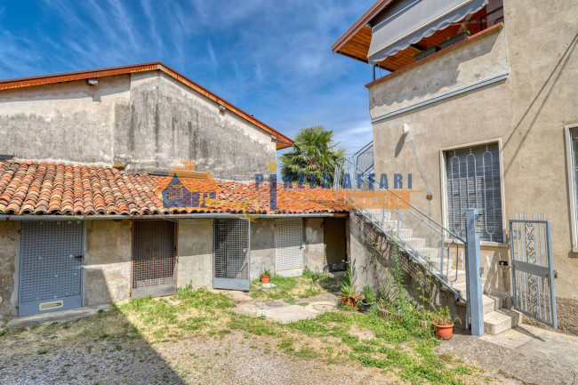Appartamento in vendita a Caronno Varesino