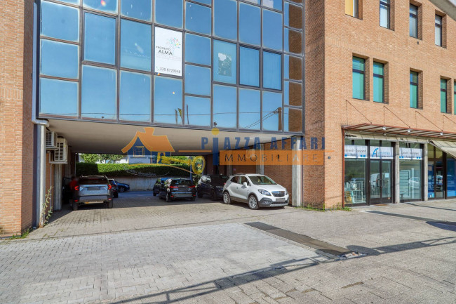 Locale commerciale in vendita a Castiglione Olona