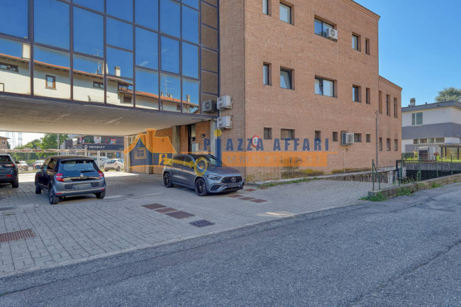 Locale commerciale in vendita a Castiglione Olona