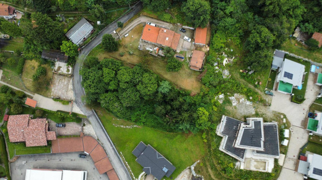 Terreno edificabile in vendita a Marchirolo