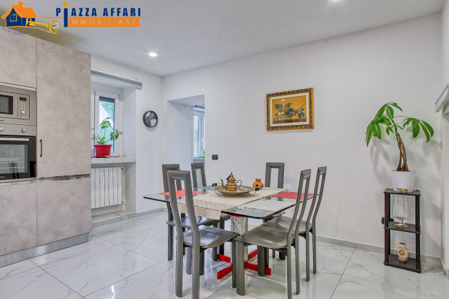 Porzione di Casa Terra / Cielo in vendita a Valganna