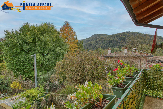 Porzione di Casa Terra / Cielo in vendita a Valganna