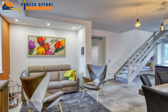 Villa Bifamigliare in vendita a Cunardo