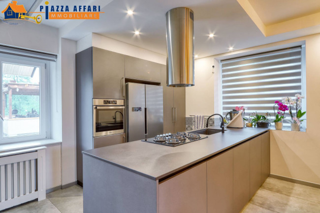 Villa Bifamigliare in vendita a Cunardo