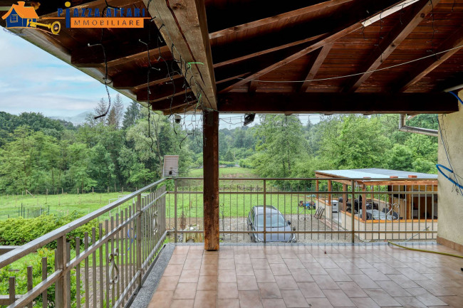 Villa Bifamigliare in vendita a Cunardo