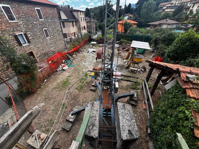 Porzione di Casa Terra / Cielo in vendita a Cuasso al Monte