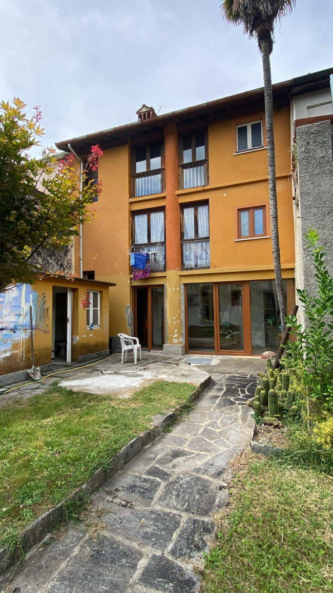 Porzione di Casa Terra / Cielo in vendita a Brezzo di Bedero