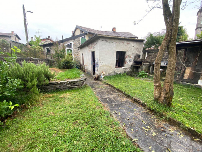 Porzione di Casa Terra / Cielo in vendita a Brezzo di Bedero