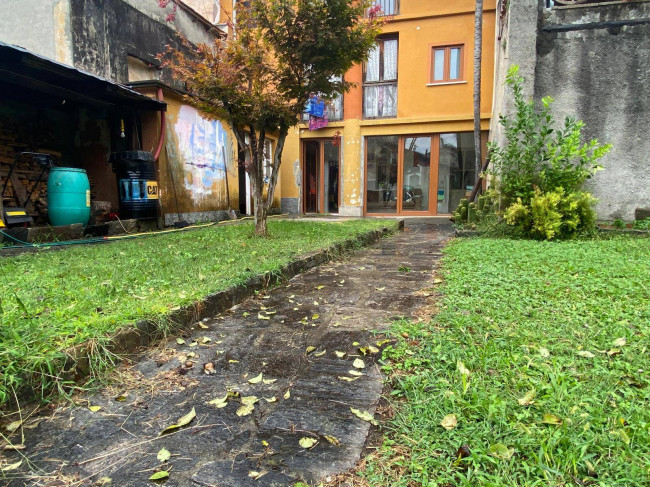 Porzione di Casa Terra / Cielo in vendita a Brezzo di Bedero