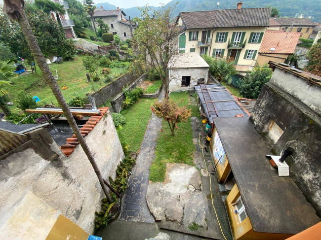 Porzione di Casa Terra / Cielo in vendita a Brezzo di Bedero