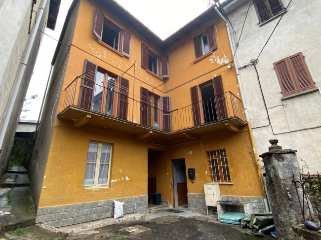 Porzione di Casa Terra / Cielo in vendita a Brezzo di Bedero