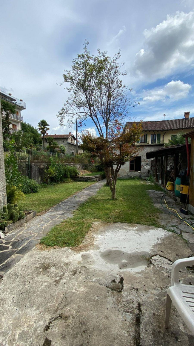 Porzione di Casa Terra / Cielo in vendita a Brezzo di Bedero