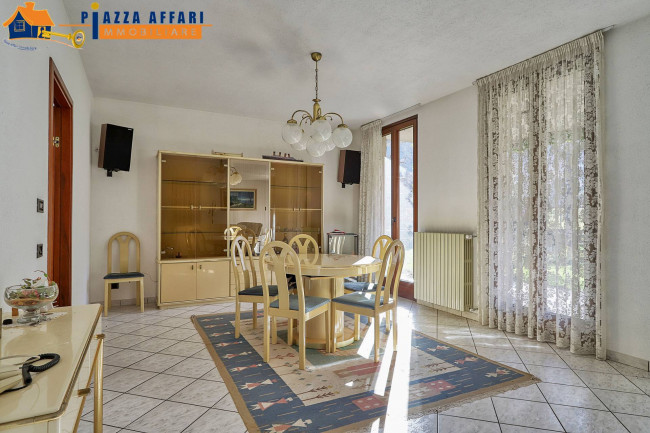 Villa in vendita a Lavena Ponte Tresa