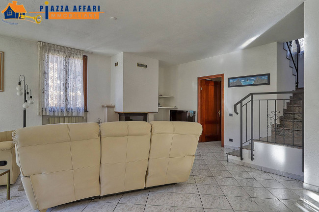 Villa in vendita a Lavena Ponte Tresa