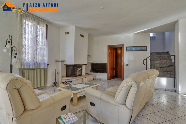 Villa in vendita a Lavena Ponte Tresa