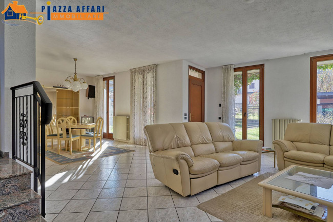 Villa in vendita a Lavena Ponte Tresa