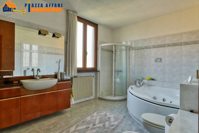 Villa in vendita a Lavena Ponte Tresa