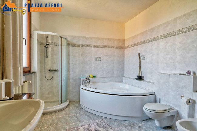 Villa in vendita a Lavena Ponte Tresa