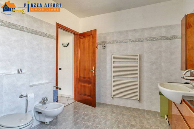 Villa in vendita a Lavena Ponte Tresa